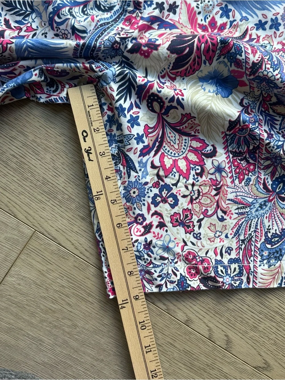 Tommy Bahama Floral Paisley Shorts Women’s Size‎ 8 Pink Blue  Stretch Bermuda